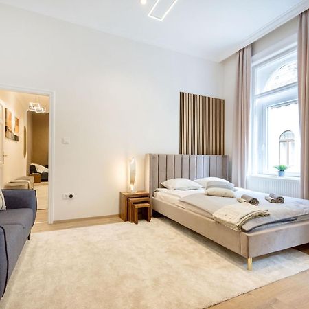 Apartamento Sleek Downtown Living Budapest Exterior foto