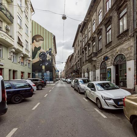 Apartamento Sleek Downtown Living Budapest Exterior foto