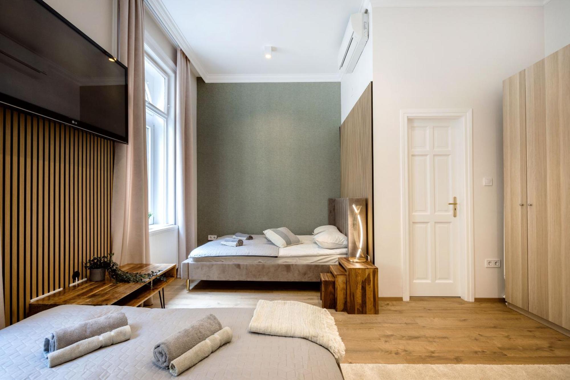 Apartamento Sleek Downtown Living Budapest Exterior foto